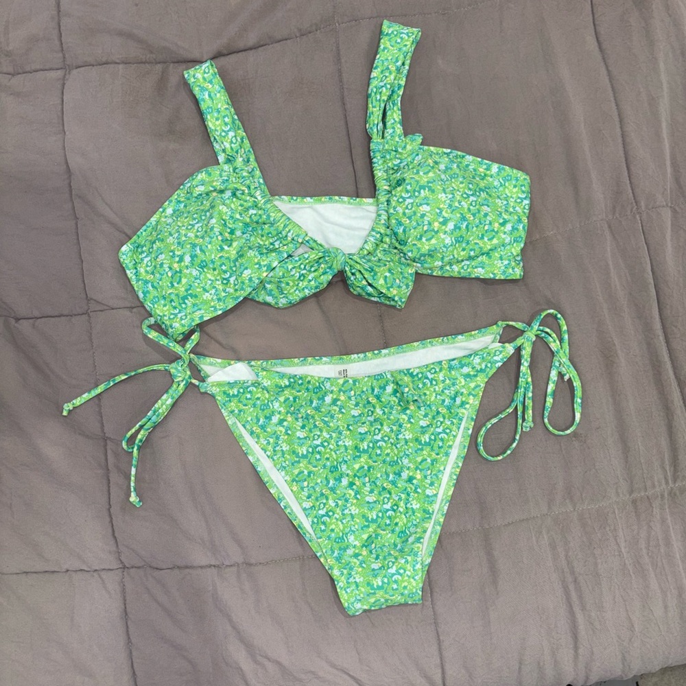 SHEIN Green Floral Bikini